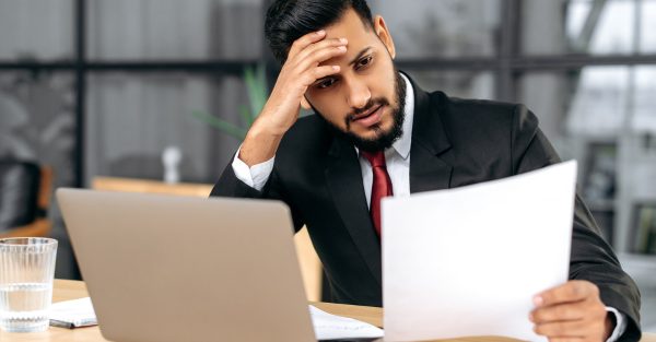 common payroll mistakes made by saudi businesses and how to avoid them