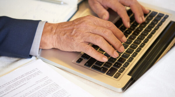 how payroll outsourcing helps reduce compliance risks in jordan
