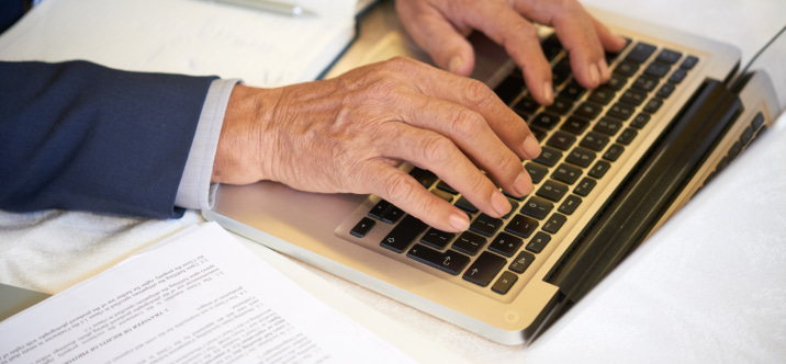 how payroll outsourcing helps reduce compliance risks in jordan